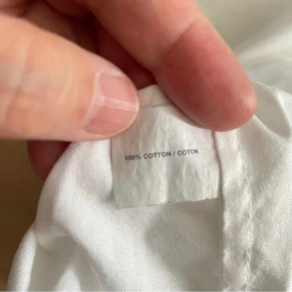 GAP Women’s Long Sleeve Button Down Shirt - Picture 8 of 10